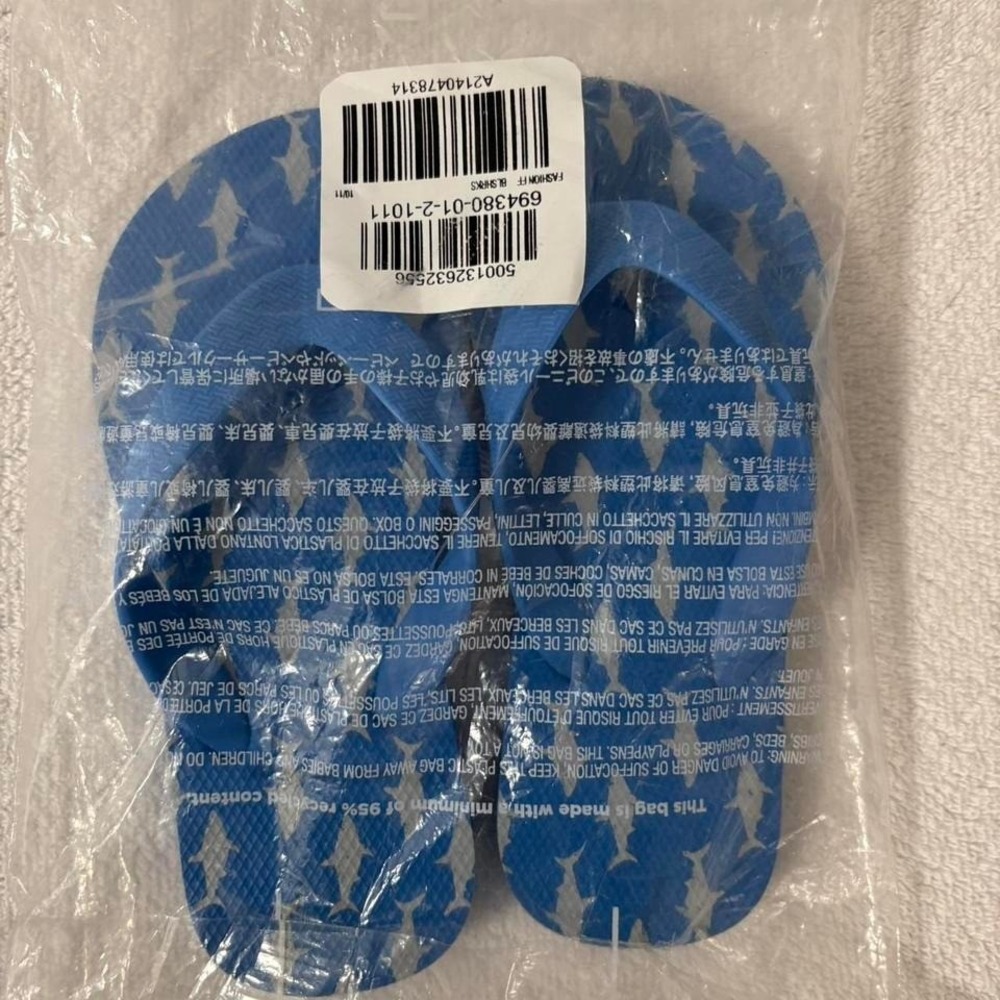Old Navy Kids Sandals – Blue Shark Print – Size 10/11 (Brand New, Sealed)